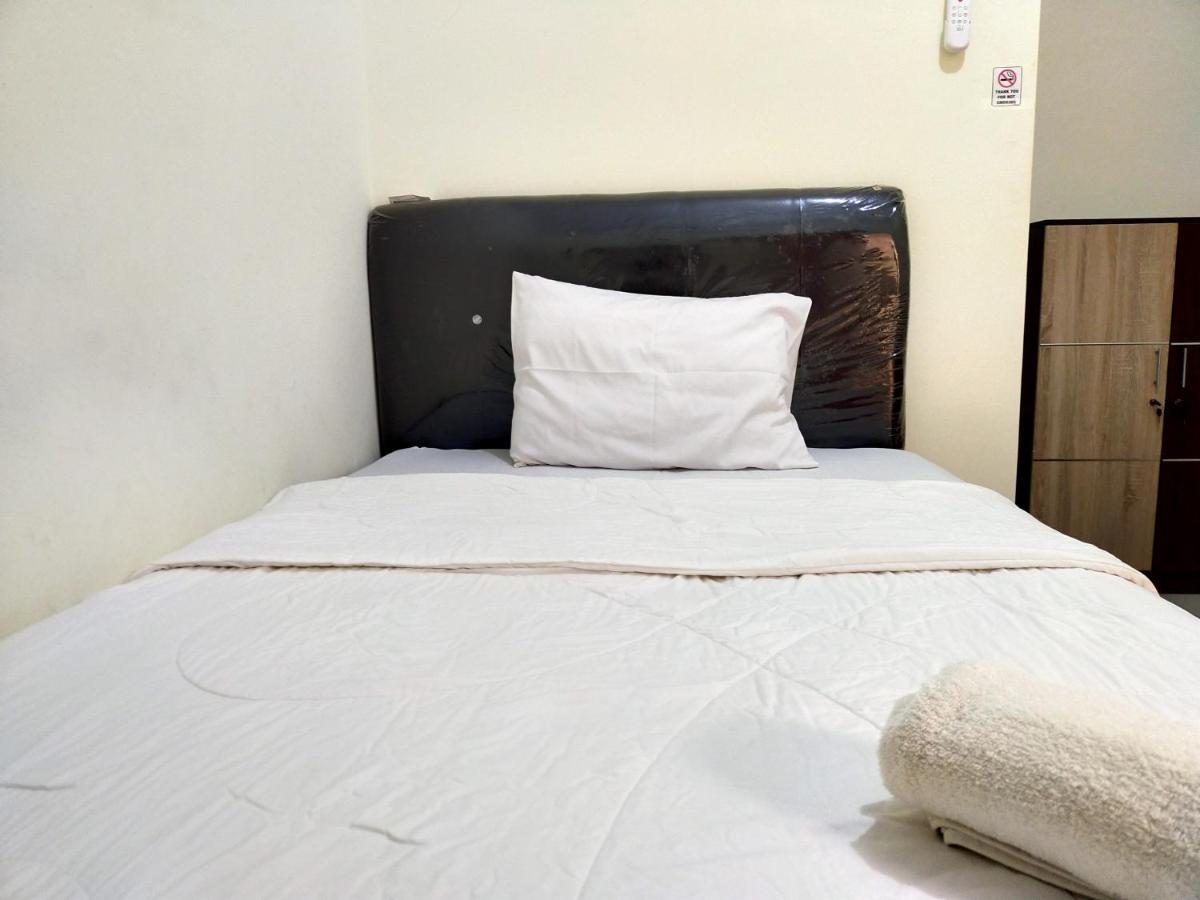 Homestay Danesti Syariah Near Bandara Sultan Hasanuddin Makassar Exterior photo
