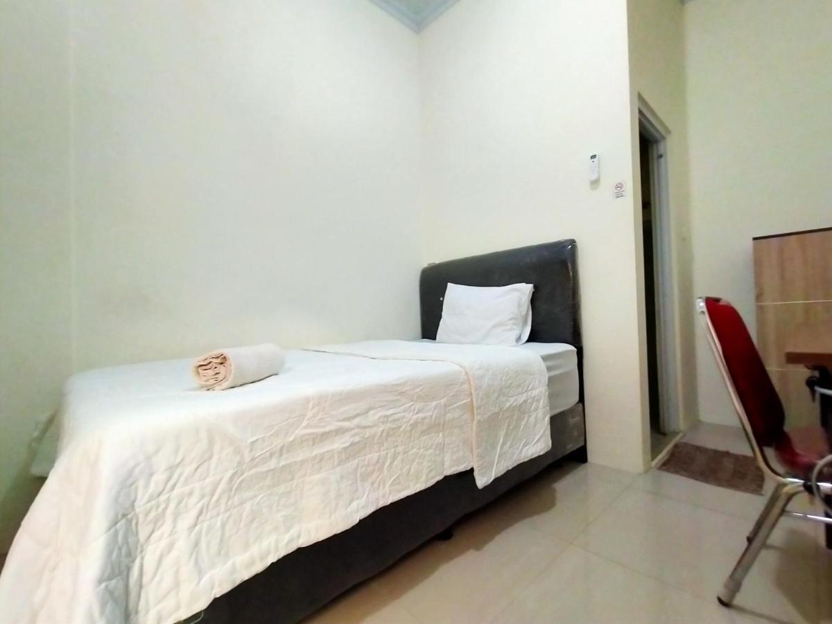 Homestay Danesti Syariah Near Bandara Sultan Hasanuddin Makassar Exterior photo
